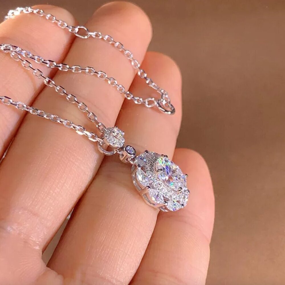 NEW 18k White Gold Oval Cut Diamond Necklace - Picture 3 of 4